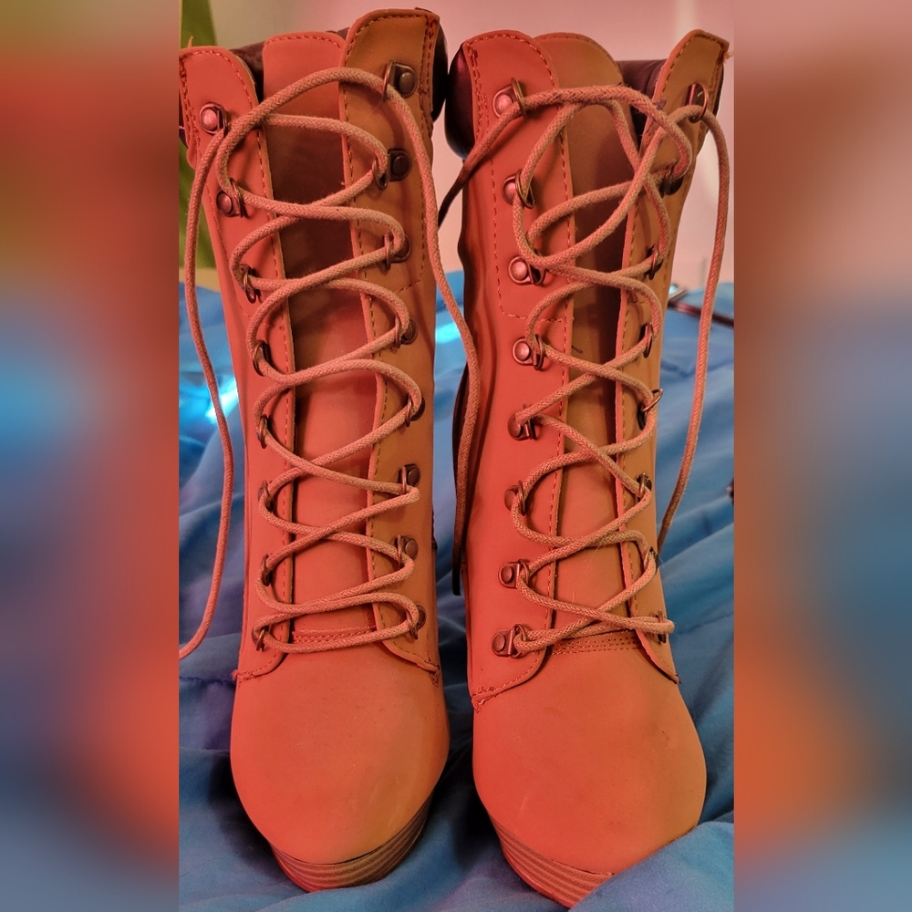 Heeled boots - Picture 4 of 6